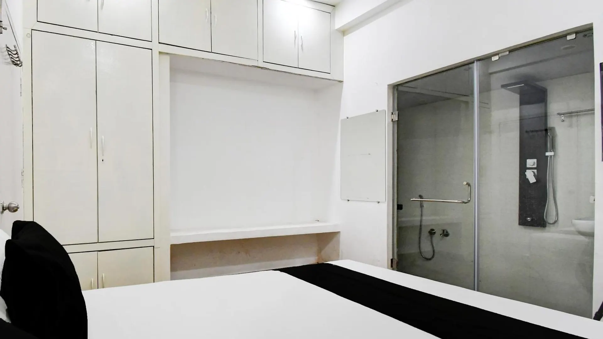 Hotel O The White House 瓦拉纳西 3*,  印度